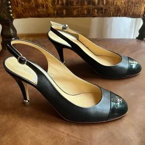 CHANEL 黒 36C ポインテッドトゥ ミュール　シャネル　サンダル　靴 CHANEL 黒 36C ポインテッドトゥ ミュール シャネル サンダル 靴